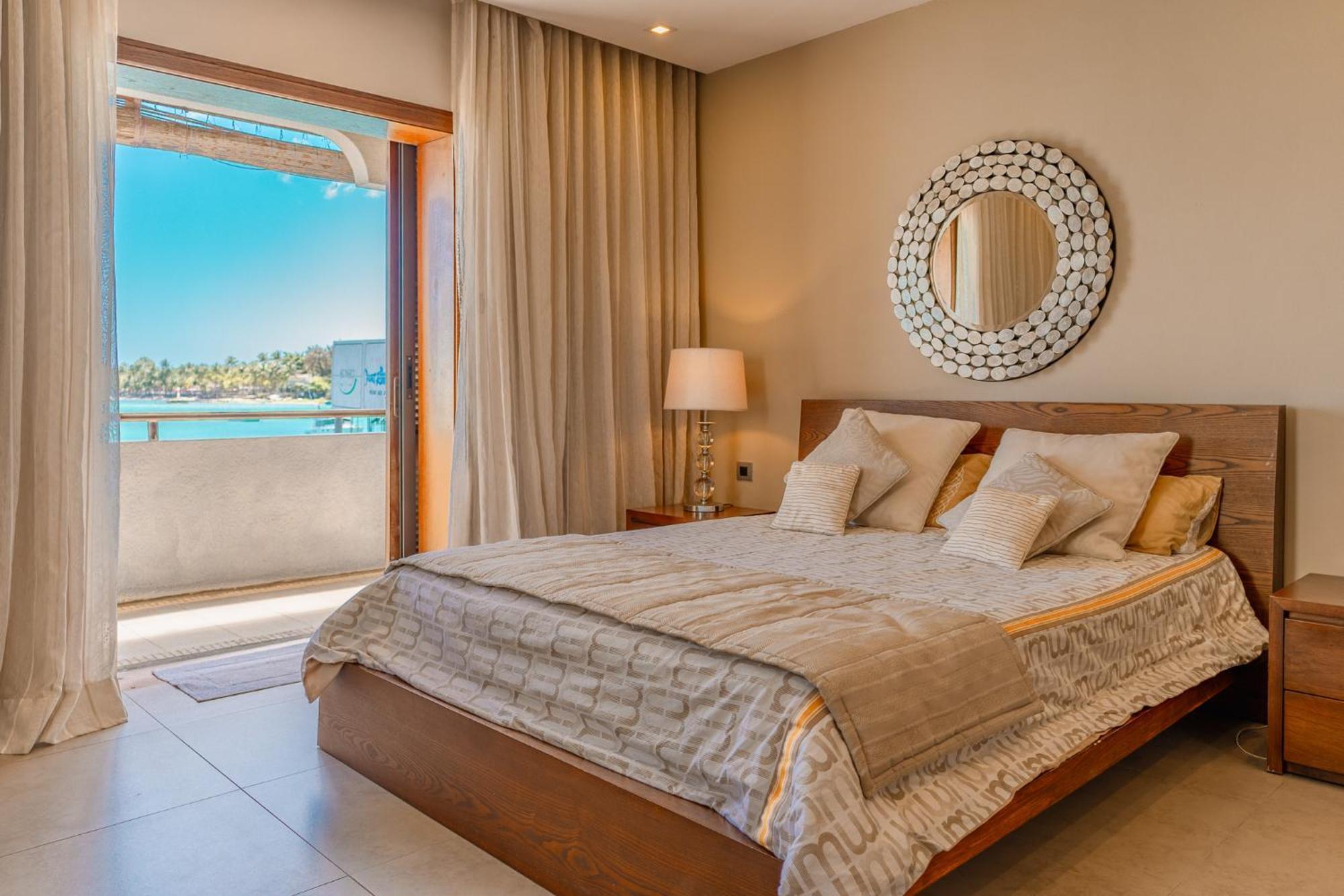 Beachfront Luxurious Stunning Sunset Boulevard Apartment, Гранд-Бэй Экстерьер фото